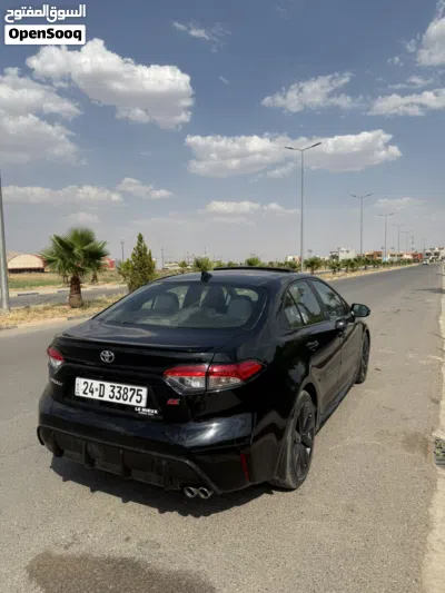 Toyota Corolla SE 4