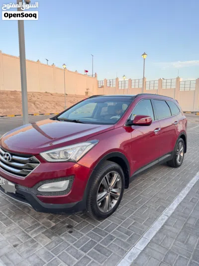 Hyundai Grand Santa Fe 4