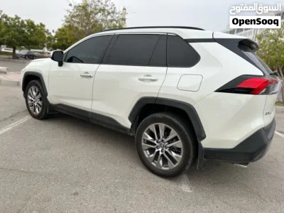 Toyota RAV 4 Limited 4