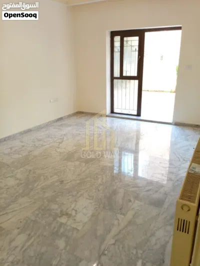 خلف بن العميد في الجاردنز شقة شبه أرضي 166م مجددة بالكامل / ref 1395 4