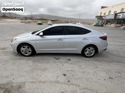 Hyundai Elantra GL 3