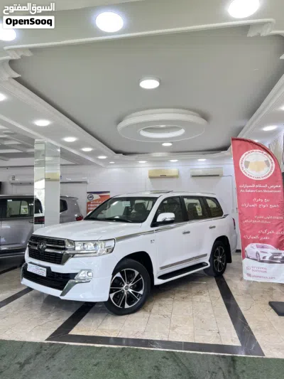 Toyota Land Cruiser VXR 2
