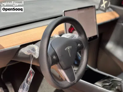 Tesla Model Y Long Range 3