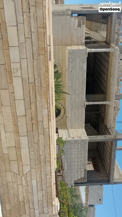 منزل للبيع طابقين الطابق الاول كامل الثاني واقف عالتشطيب وشمعات لثالث مسطح البيت 200 الارض دونم وربع 4