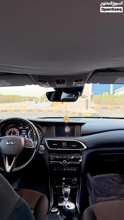 Infiniti Q30 Pure 4