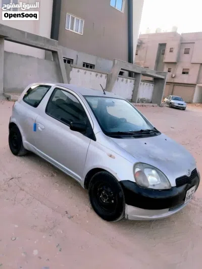 Toyota Yaris S 4