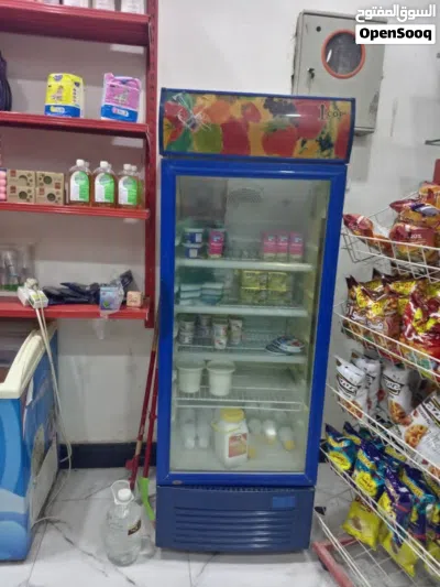 عارضة محل تك باب عدد 2 انضاف سعر العارضه الوحده 200 الف العارضات شغلات وبرودتهن حلوه كل عارضه 2