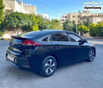 Hyundai Ioniq Standard 4