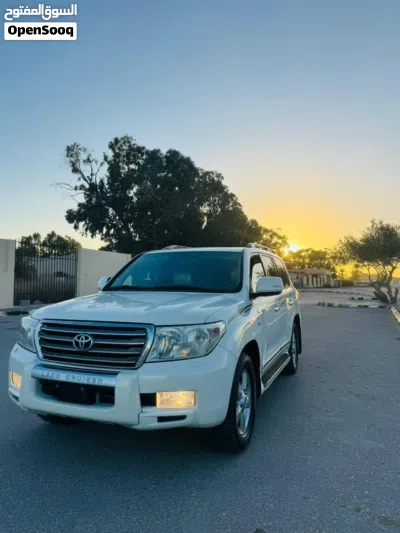 تويوتا لاند كروزر VXR 3