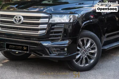 Toyota Land Cruiser GXR 2