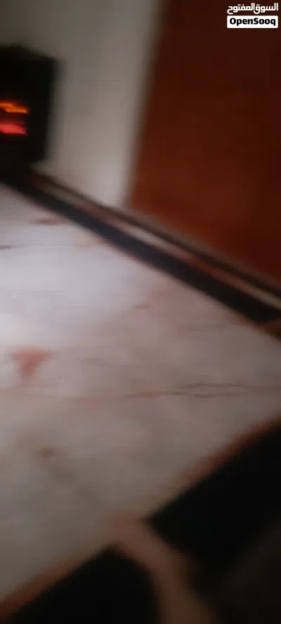 ميز بلازمه وموكيت البيع 3
