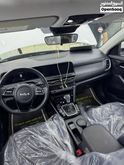 Kia Seltos EX 2