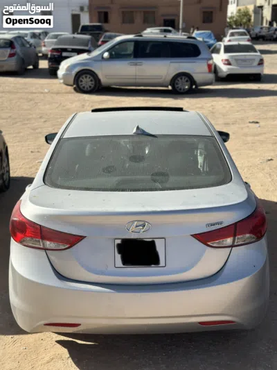 Hyundai Elantra Limited 4