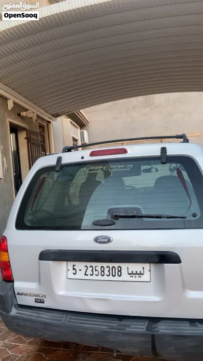 Ford Maverick Lariat 2