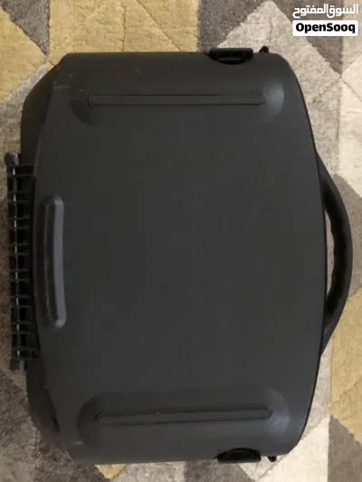gaems vanguard personal gaming environment، وهو عبارة عن شاشة ألعاب محمولة مدمجة في حقيبة متينة. 3