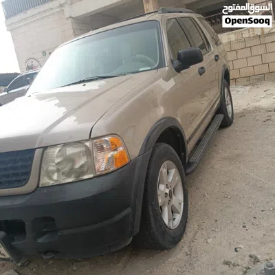 Ford Explorer Standard 3