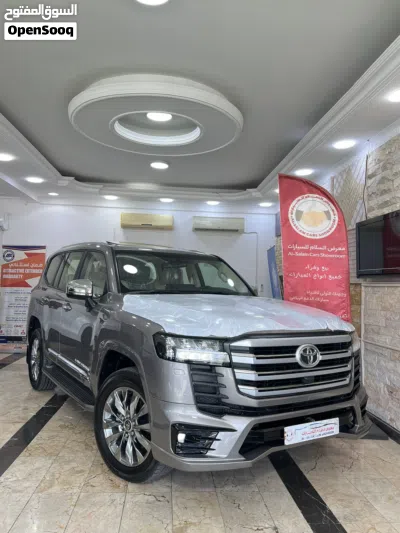 Toyota Land Cruiser GXR 2