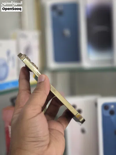 iPhone 13 pro 256gb الهاتف بحالة الوكالة بدون مشاكل مع ضمان و ملحقات لا يفوتك بأقل سعر و 2