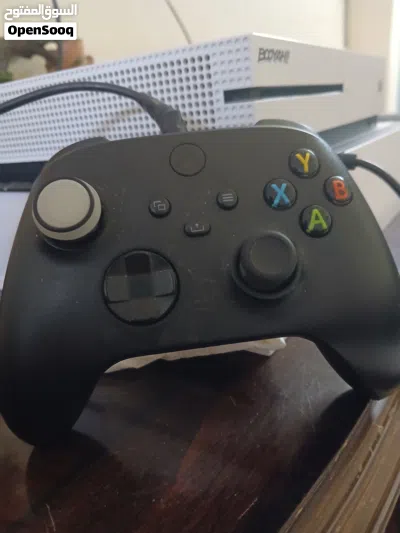 للبيع XBOX ONE S نضيف 2
