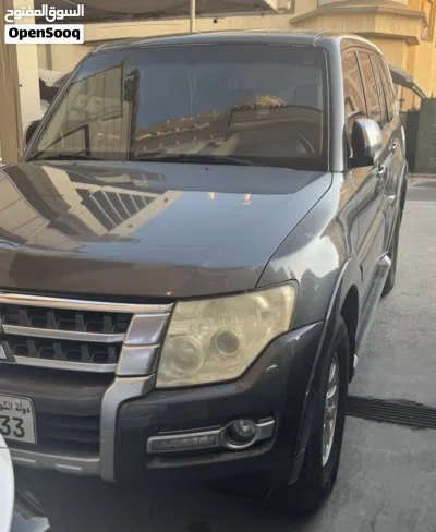 Mitsubishi Pajero GLS 2