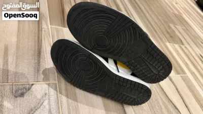 Nike Jordan air 1-mid (استعمال خفيف ) 2