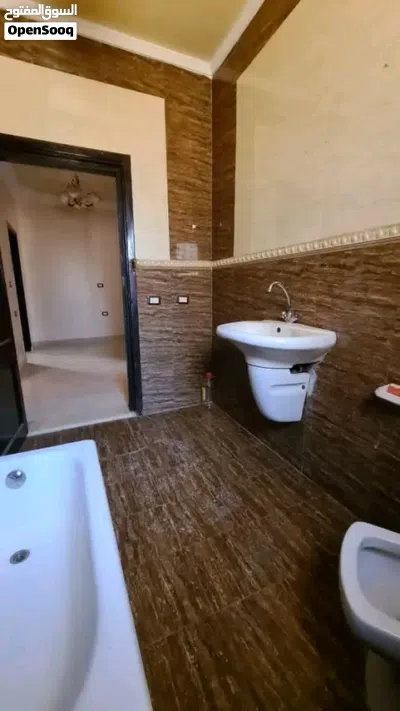 منزل كبير للبيع في عين زارة الكحيلي 4