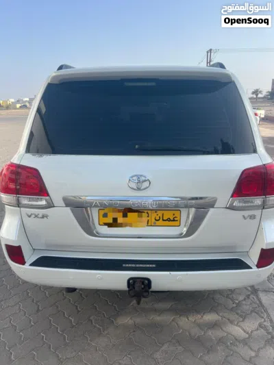 Toyota Land Cruiser VXR 2