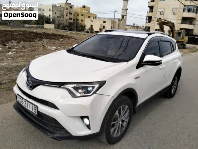 Toyota RAV 4 XLE 3