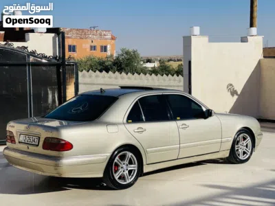 مرسيدس بنز الفئة-E E 200 3