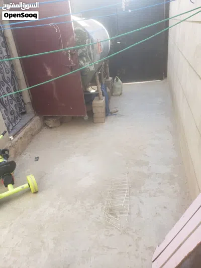 للبيع عرطه بيت شعبي لبنتين الا ربع حر على شارعين شارع 3 وشارع 6 فيه غرفتين وحمامين ومطبخ وصاله وحوش 2