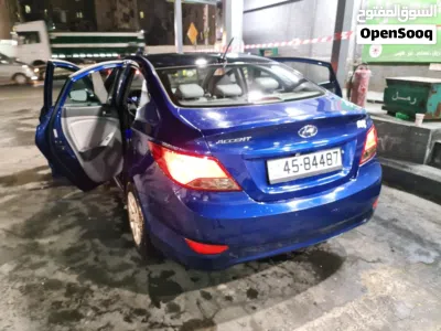 Hyundai Accent Standard 3