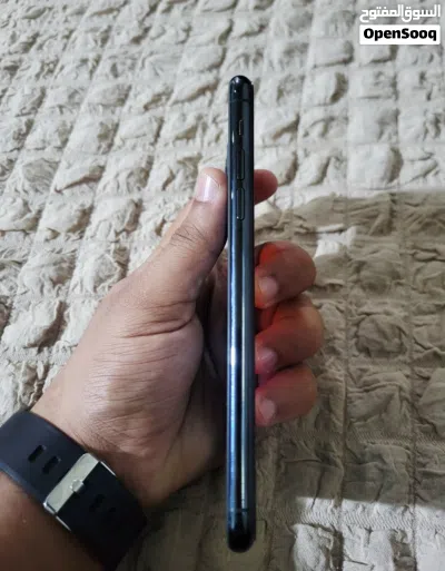 آيفون 11 pro max للبيع 3