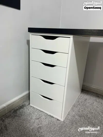 مكتب ايكيا ikea بحالة الجديد تماما للبيع 4
