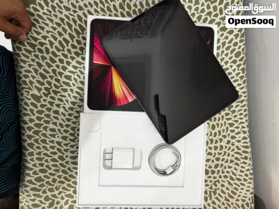 I Pad Pro 11 3rd Gen M1 with aipod Pro 3