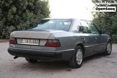 Mercedes Benz E-Class E 200 3
