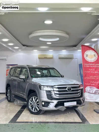 Toyota Land Cruiser GXR 2
