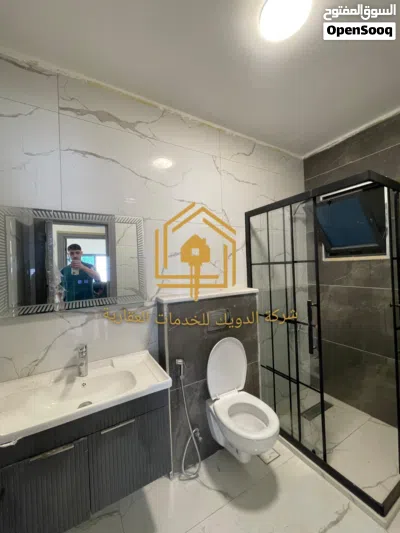 شقة * فارغة * لم تسكن * قرب الخدمات * 2