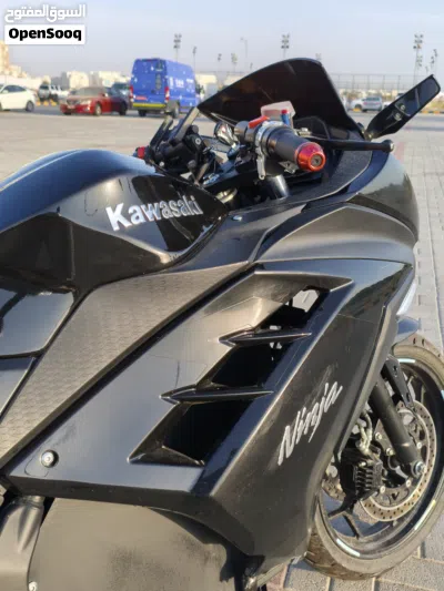 Kawasaki Ninja 400 4
