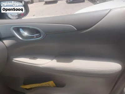 Nissan Tiida 4
