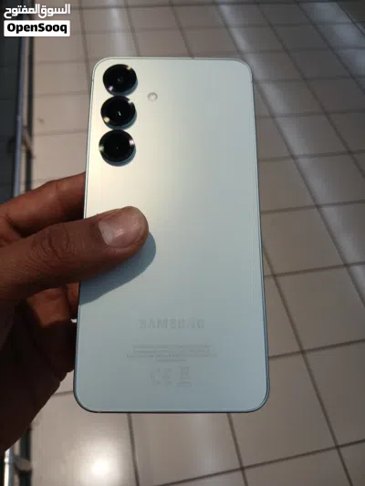 Samsung Galaxy S25 256GB 5g titanium Icy green Excellent condition like new only 2 months use 2
