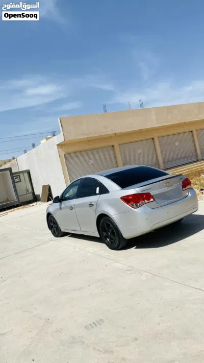 Chevrolet Cruze LS 2