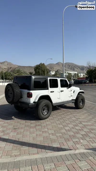 Jeep Wrangler Sahara 4
