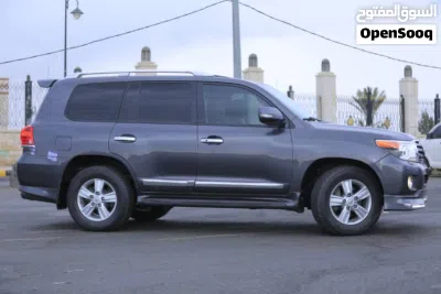 Toyota Land Cruiser GXR 4