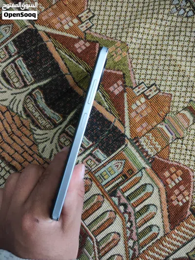 تليفون للبيع 16 رام 256 جيجا الجهاز في خدوش على الشاشه انا بتاثر للبيع بسعر 45 مقابل التفاوض 2