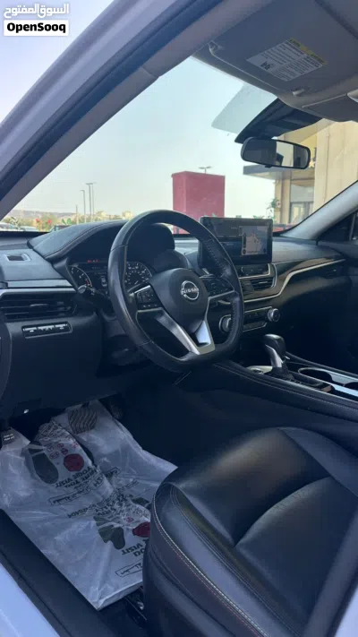 Nissan Altima SR 4