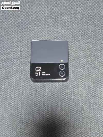 Samsung Galaxy Z Flip 4 - Gray 128GB سامسونج زد فليب 4 رمادي حالة جيدة جدا 4