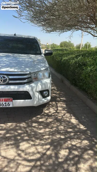 Toyota Hilux Standard 2