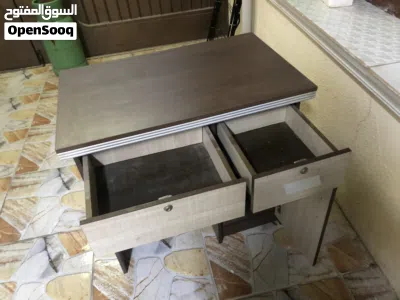 مكتب انيق مناسب للدراسة و صناديق واسعة 2