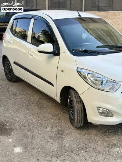 Hyundai i10 Standard 2