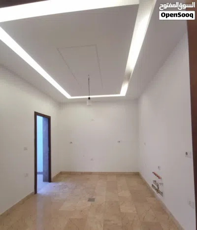 فيلا سكنية ممتازة في زناتة دورين وملحق نظام مفصول داخل المخطط روعه في التشطيب والحي سكني رائع 2